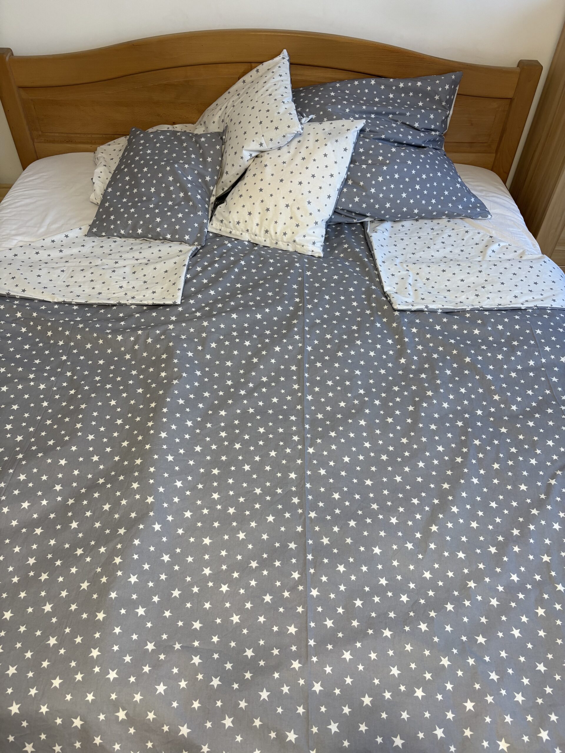 Prémium 100% pamutszatén ágyneműgarnitúra elegáns csillag mintával dupla paplanra, kétoldalas